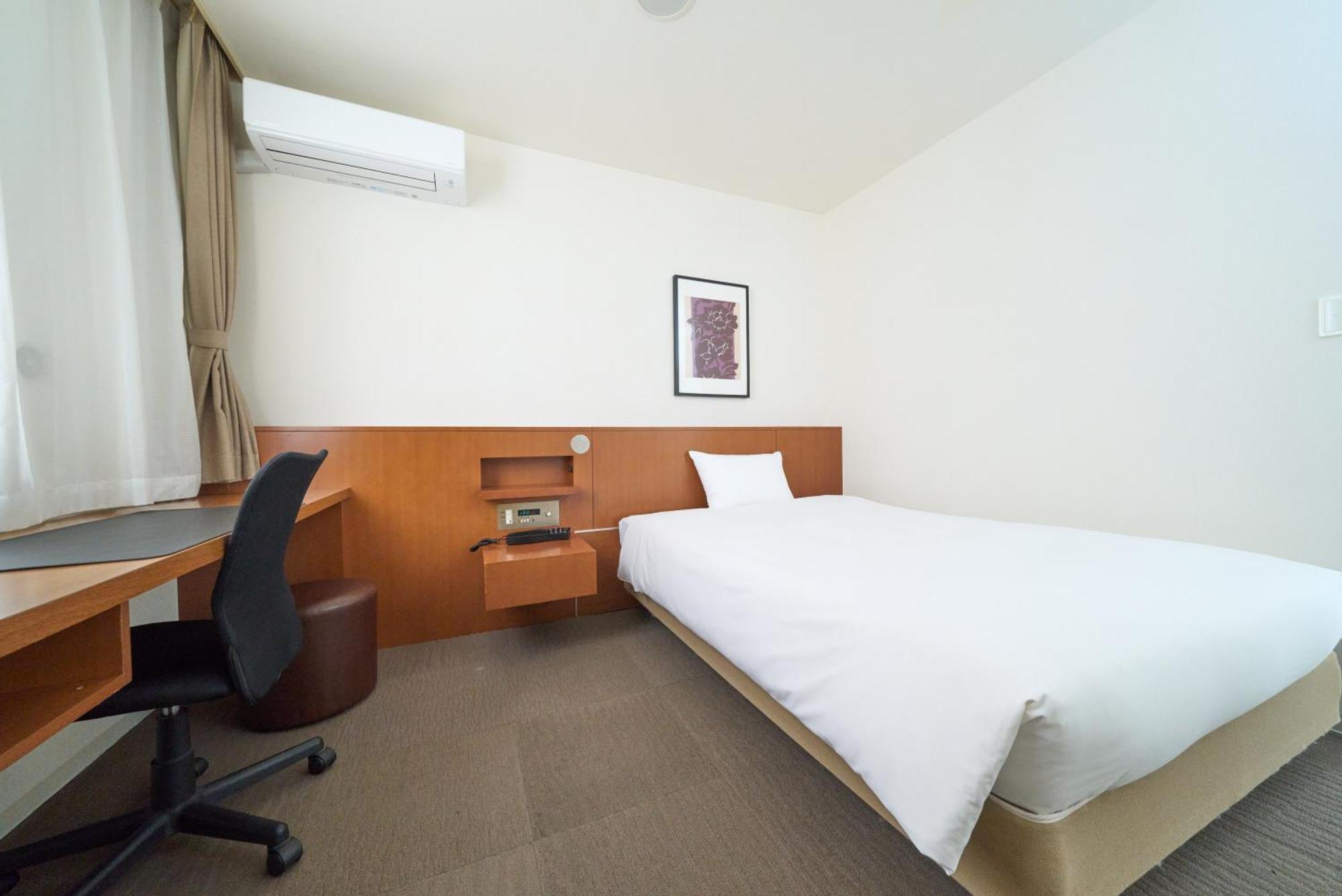 Hotel Tohkai Atsugi Buitenkant foto