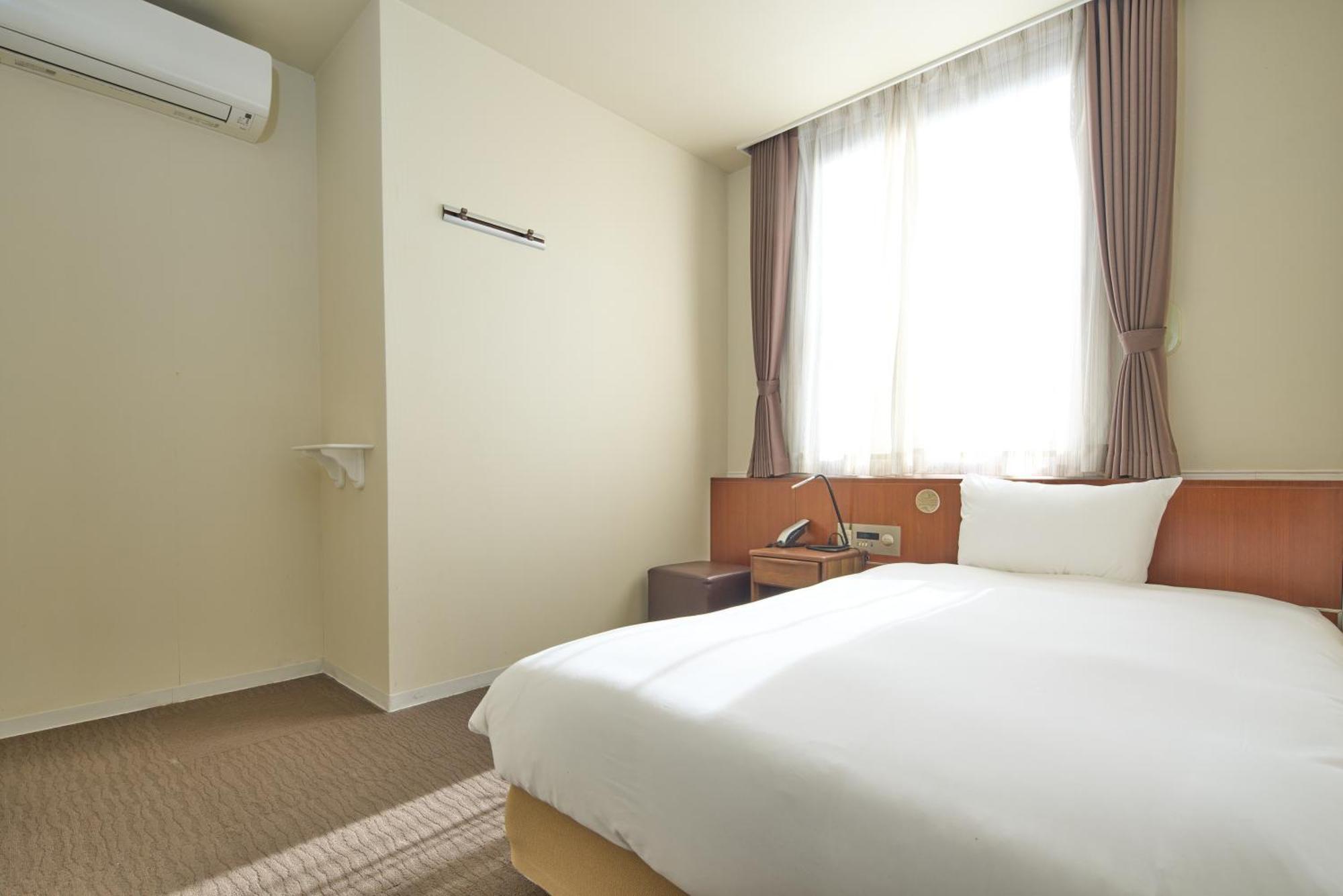Hotel Tohkai Atsugi Buitenkant foto