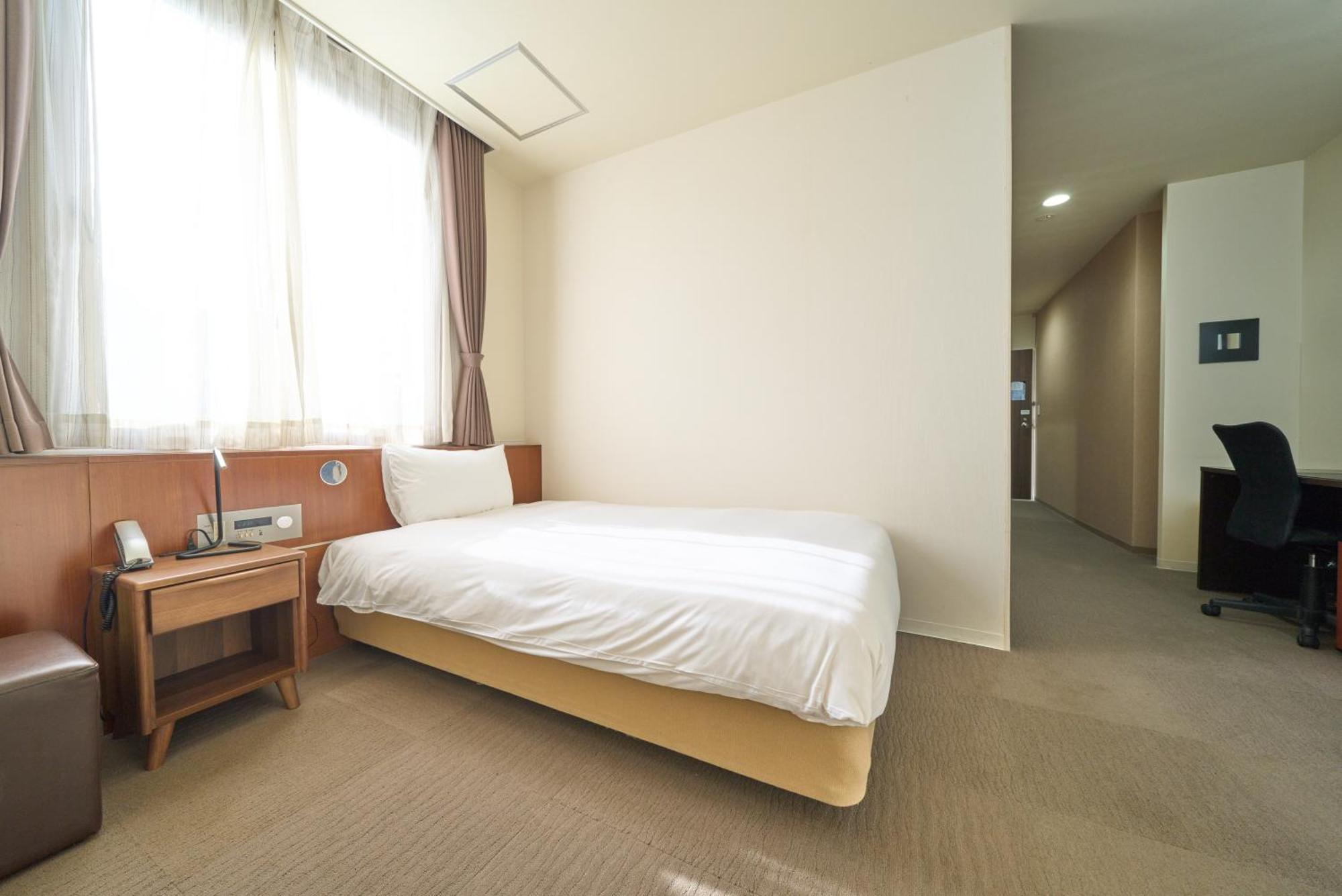 Hotel Tohkai Atsugi Buitenkant foto