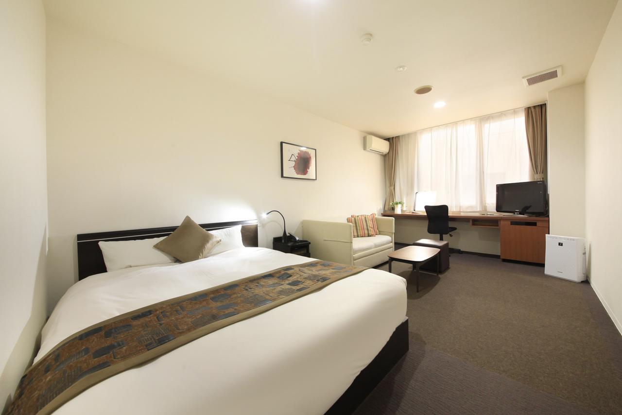 Hotel Tohkai Atsugi Buitenkant foto