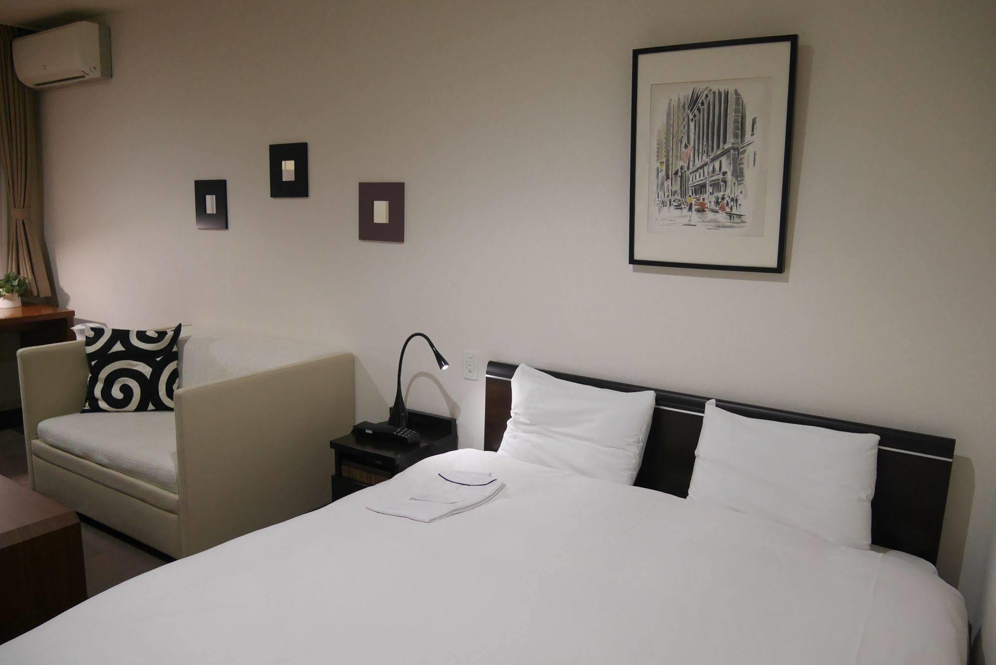 Hotel Tohkai Atsugi Buitenkant foto